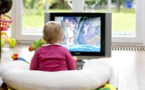 Ребенок после просмотра телевизора часто моргает уже несколько дней