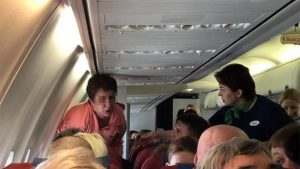 В самолет с отитом