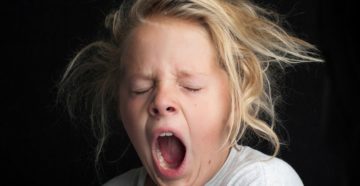 Беспокойство во время зевания у ребёнка Беспокойство во время зевания у ребёнка