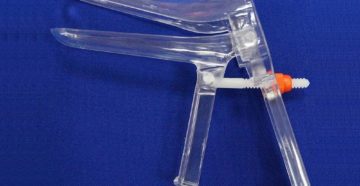 Детское зеркало при осмотре