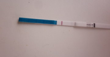 Задержка 3 дня, белые выделения